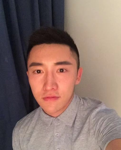 灰太狼的第一张照片--烟台认干亲服务网